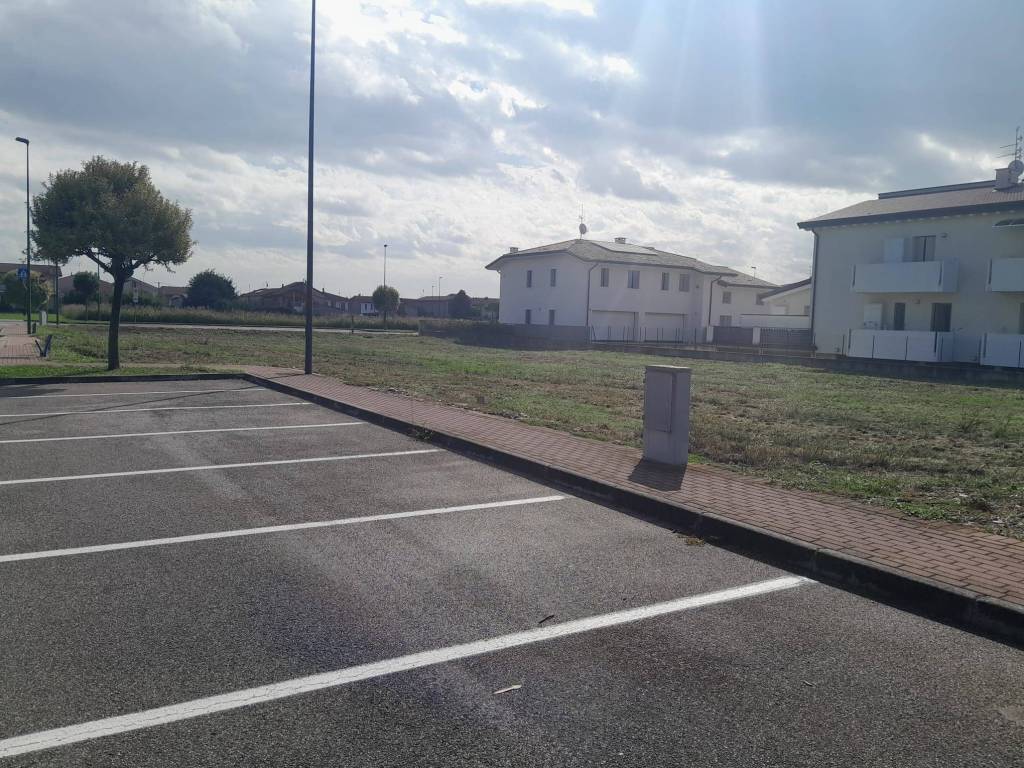 Terreno a Belfiore in Via Monte Grappa, 11 - Foto 2