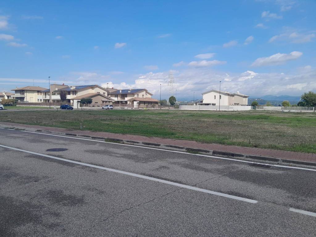 Terreno a Belfiore in Via Monte Grappa, 11 - Foto 3