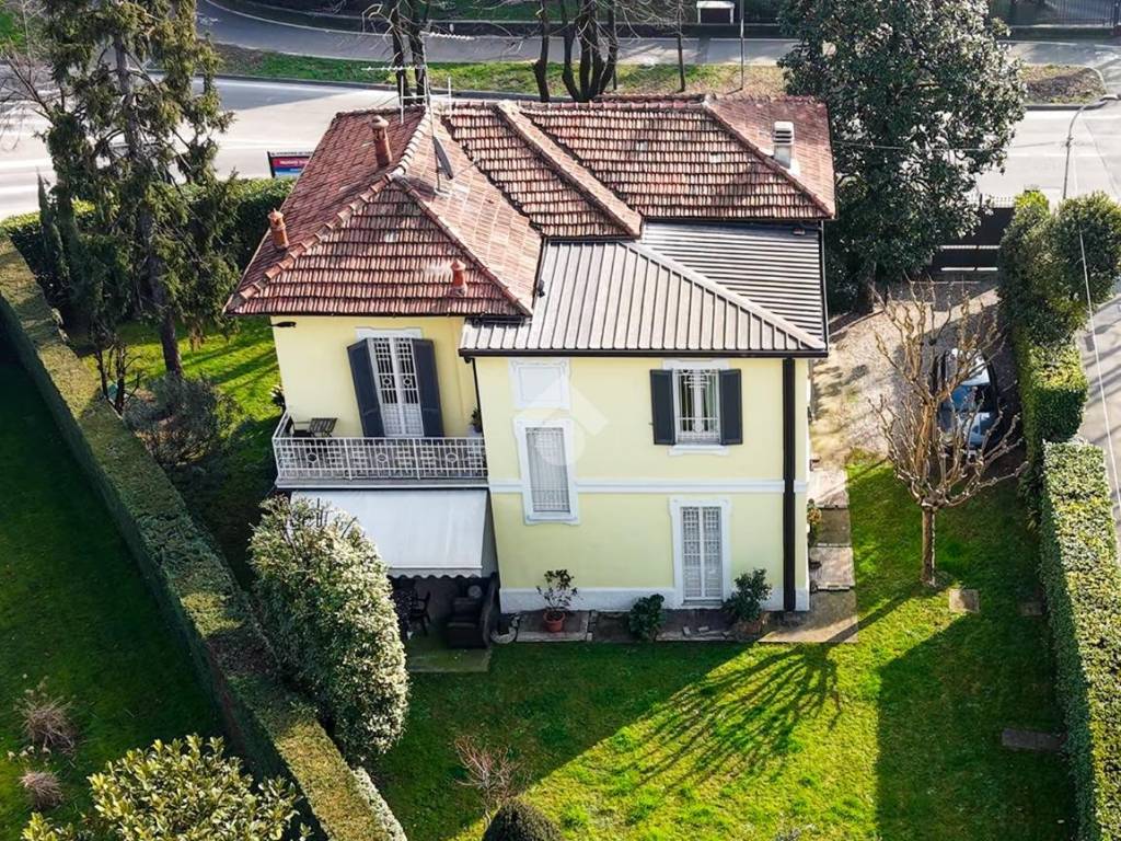 Villa a Treviglio in Viale Michelangelo Buonarroti, 45 - Foto 2