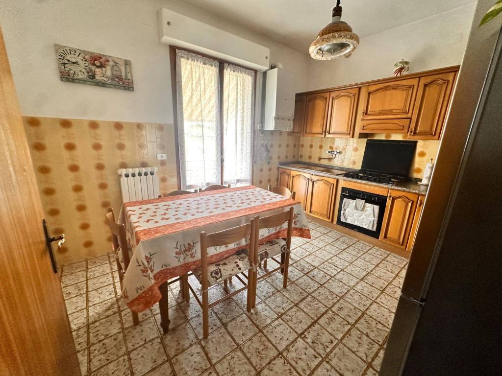 Appartamento a Castiglione del lago in Via Bruno Buozzi - Foto 5