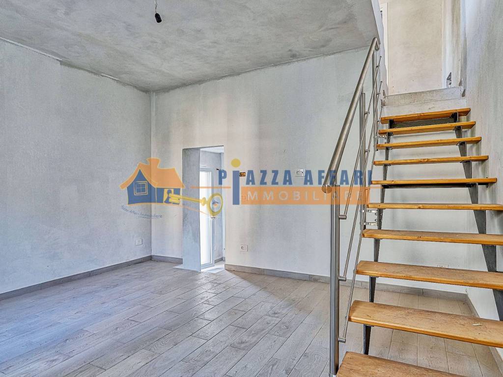 Casa indipendente a Carnago in via Roma, 31 - Foto 3