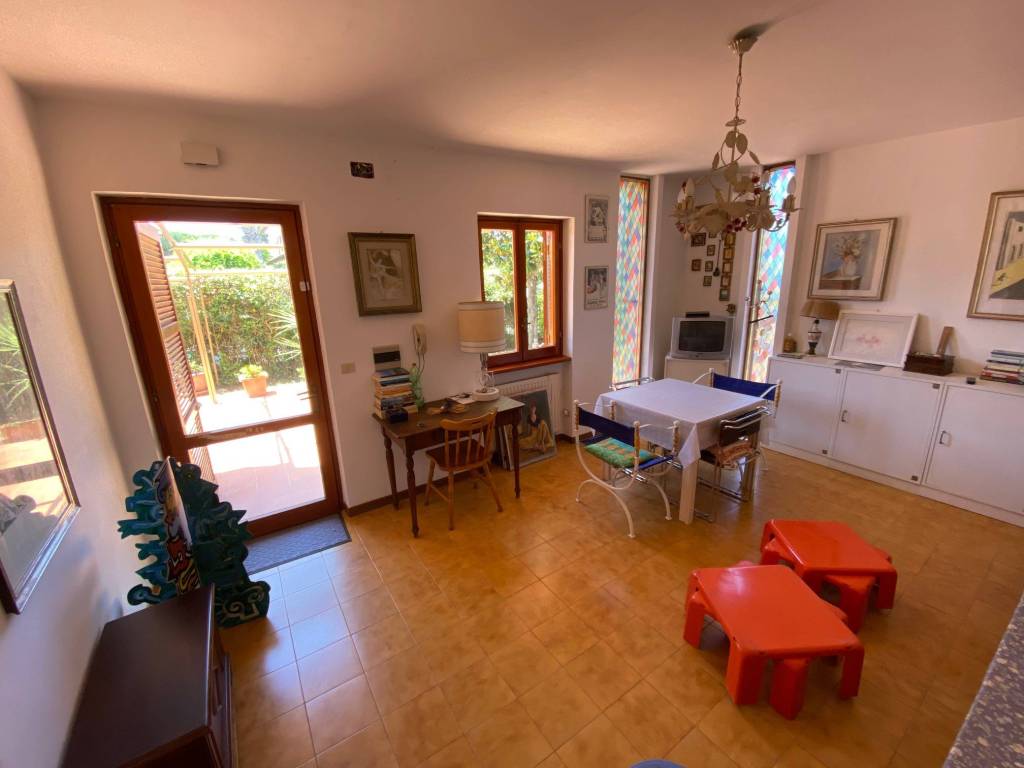 Villa a Sabaudia in Via Oddone, 25 - Foto 2