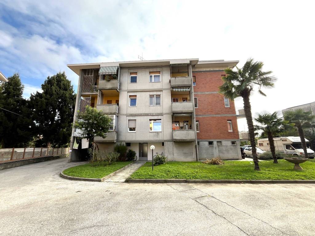 Appartamento a Saluzzo in Corso 4 Novembre, 51 - Foto 3