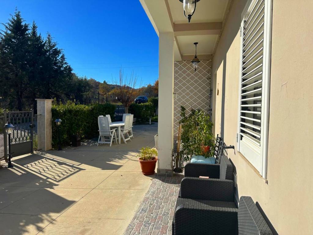 Appartamento a Alanno in Via Circonterranea, 55 - Foto 2