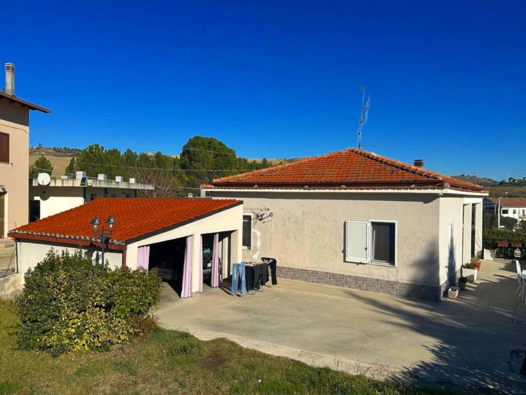 Appartamento a Alanno in Via Circonterranea, 55 - Foto 4