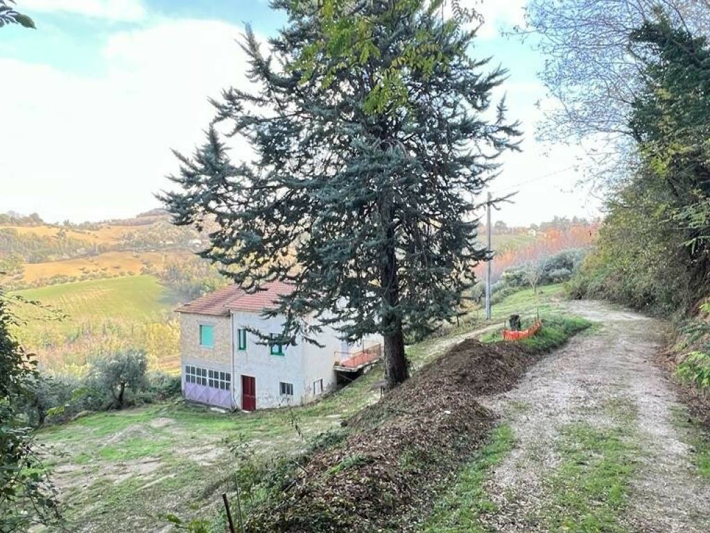 Casa indipendente a Falerone in Strada bore - Foto 4