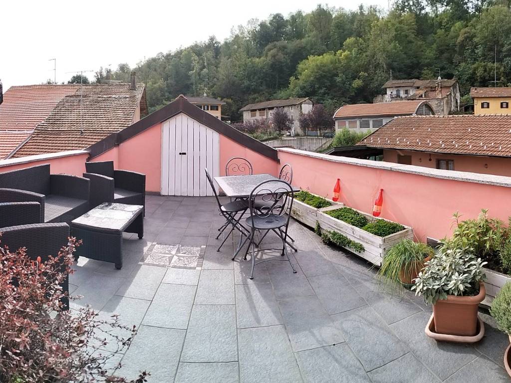 Villa a Borgomanero in Via Don Luigi Godio - Foto 2