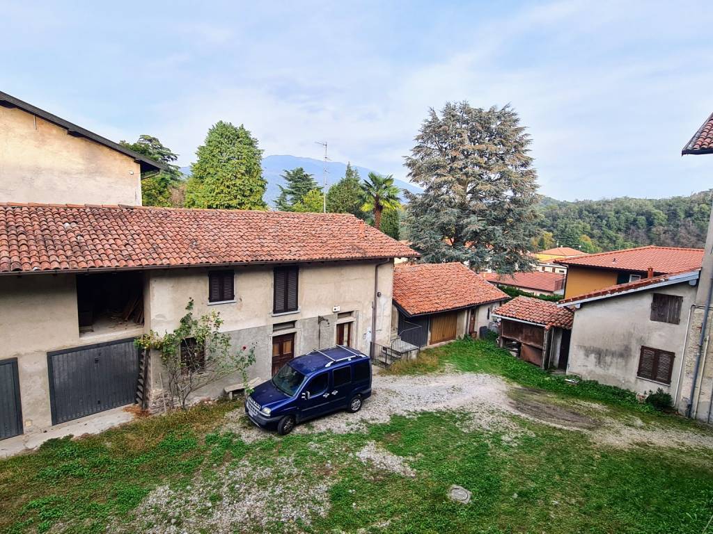Terreno a Besozzo in Via ADAMOLI, 11 - Foto 3