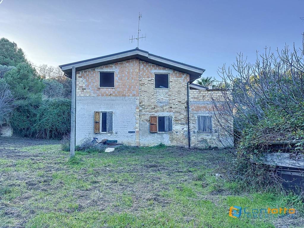 Casa indipendente a Cupra marittima in CONTRADA SANT'ANDREA, 126 - Foto 4