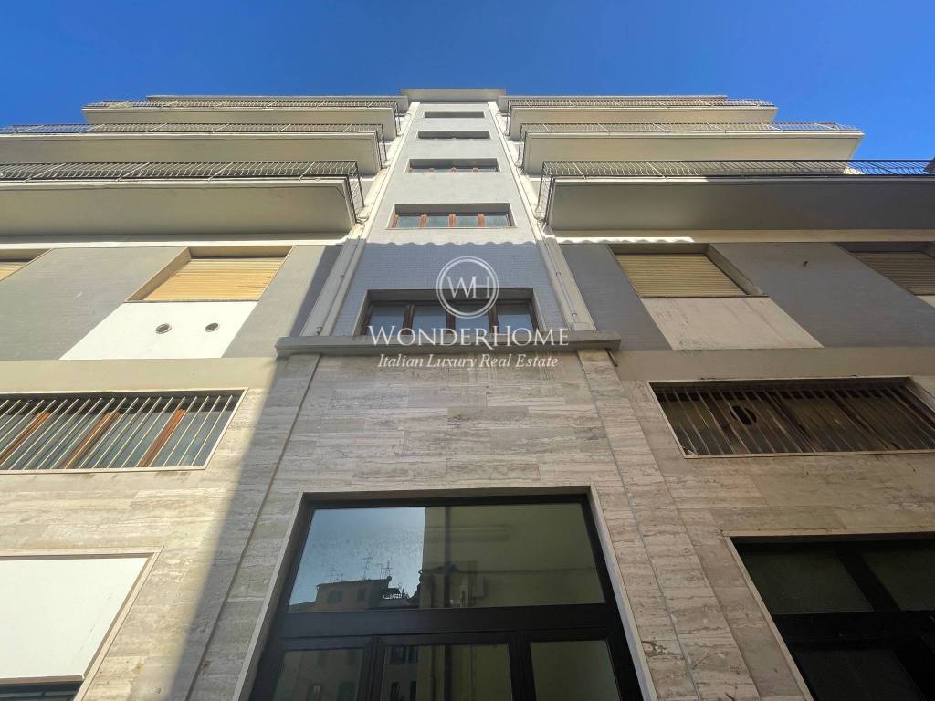 Palazzo / stabile a Poggibonsi in Piazza Camillo Benso di Cavour - Foto 3