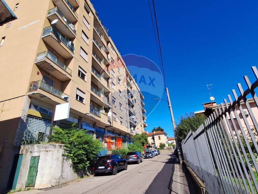 Appartamento a Cavaria con premezzo in Via Quattro Novembre, 83 - Foto 2