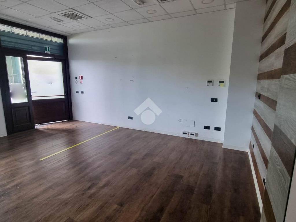 Immobile a Casatenovo in PIAZZA DELLA REPUBBLICA, 1 - Foto 3