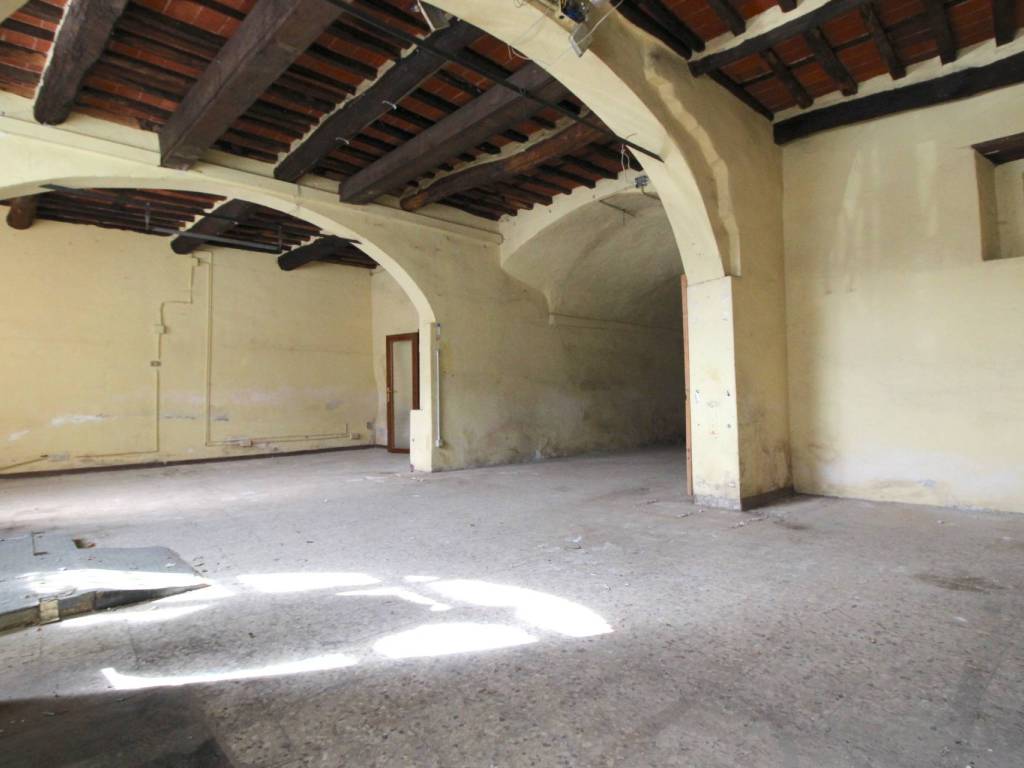 Immobile a Pescia in Piazza Giuseppe Mazzini - Foto 2