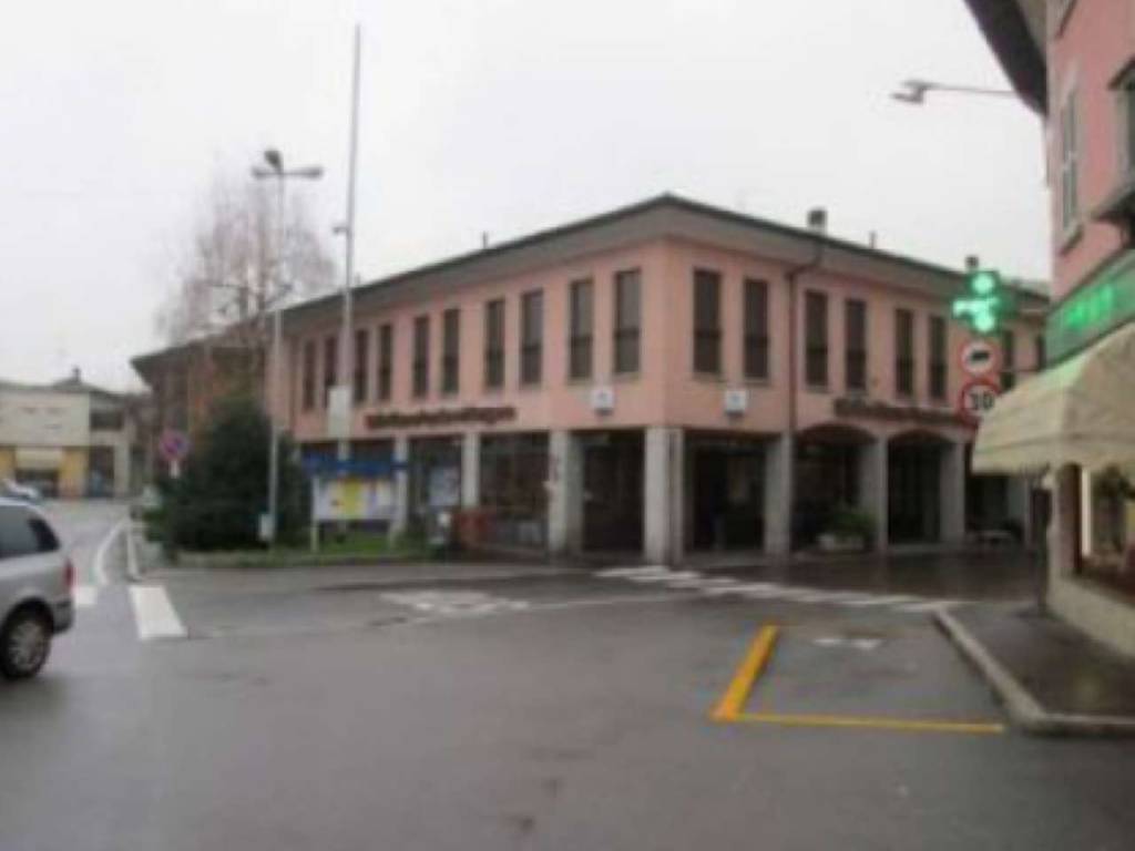 Appartamento a Fagnano olona in piazza Camillo Benso di Cavour 11 - Foto 2