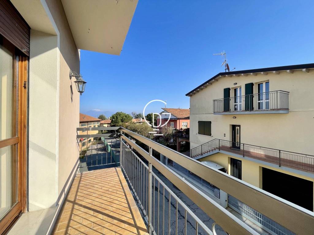 Appartamento a Desenzano del garda in Via Tito Speri - Foto 5