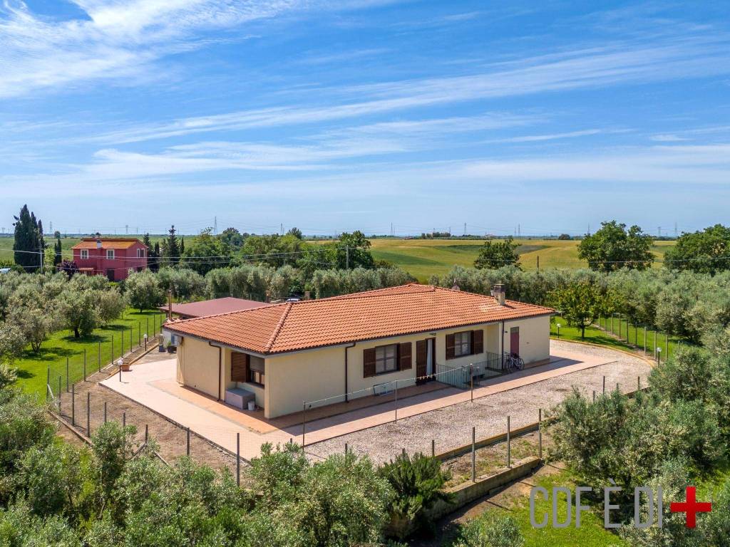 Villa a Montalto di castro in Via del Poggio - Foto 3