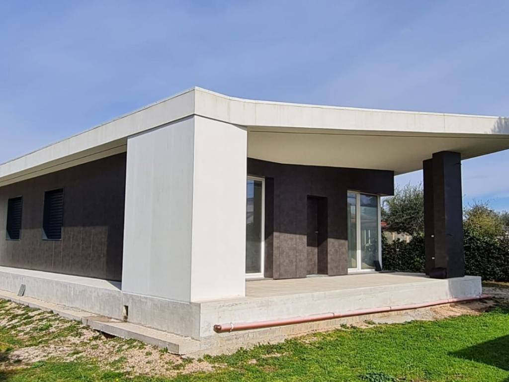 Villa a Sabaudia in Viale 4 Stagioni - Foto 2