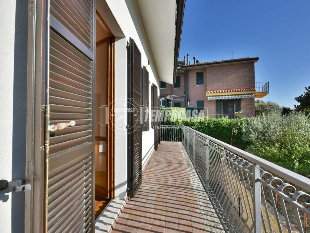 Casa indipendente a Osimo in Via Chiaravallese, 73 - Foto 2
