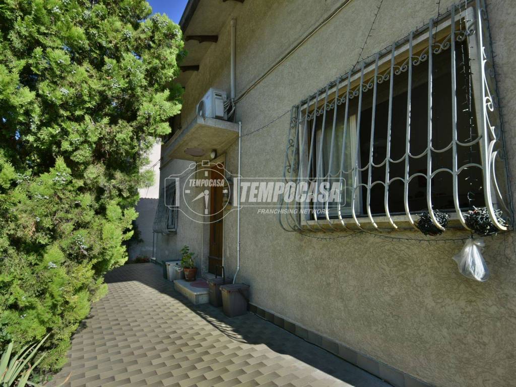 Villa a Osimo in Via Chiaravallese - Foto 2