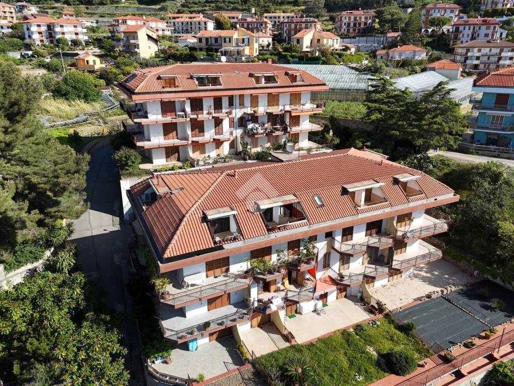 Appartamento a Costarainera in Via piani paorelli, 19 - Foto 2