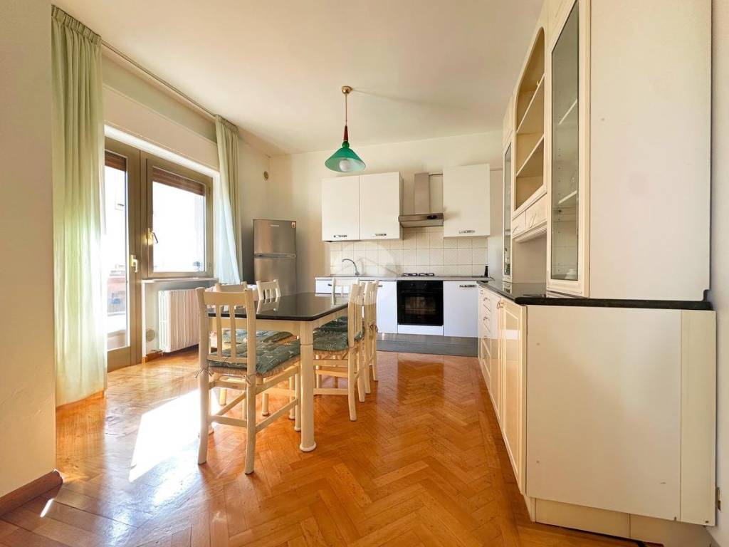 Appartamento a Teramo in Viale Francesco Crispi, 66 - Foto 2
