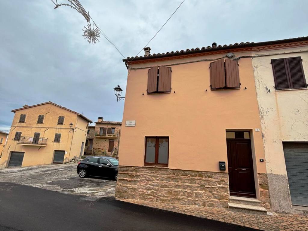 Casa indipendente a Castelraimondo - Foto 3