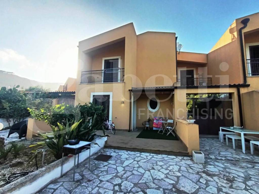 Villa a Valderice in Via Giardini del Conte , 257 - Foto 2