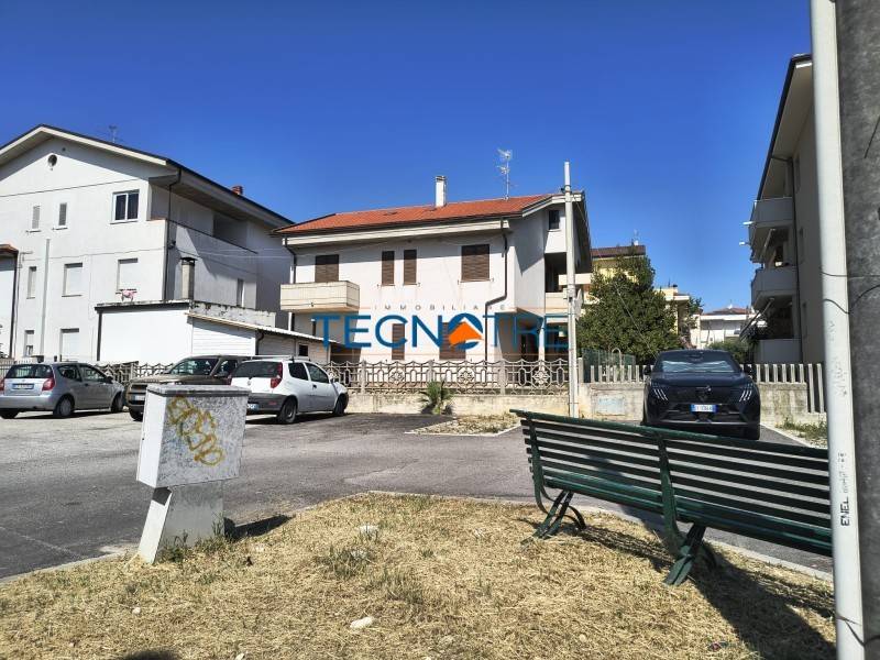 Villa a Giulianova in Via Enrico Fermi, 5 - Foto 2