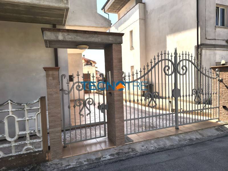 Villa a Giulianova in Via Enrico Fermi, 5 - Foto 4