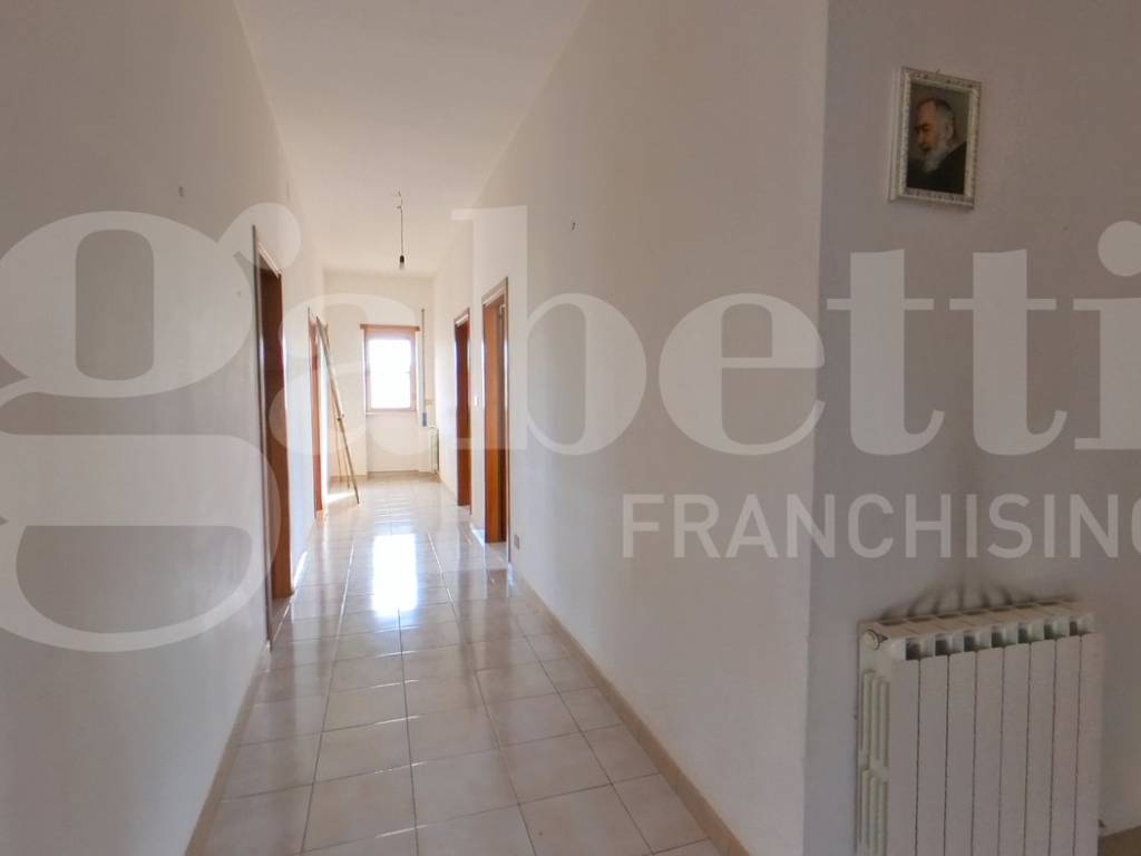 Villa a Aprilia in Via Urano, 3 - Foto 2
