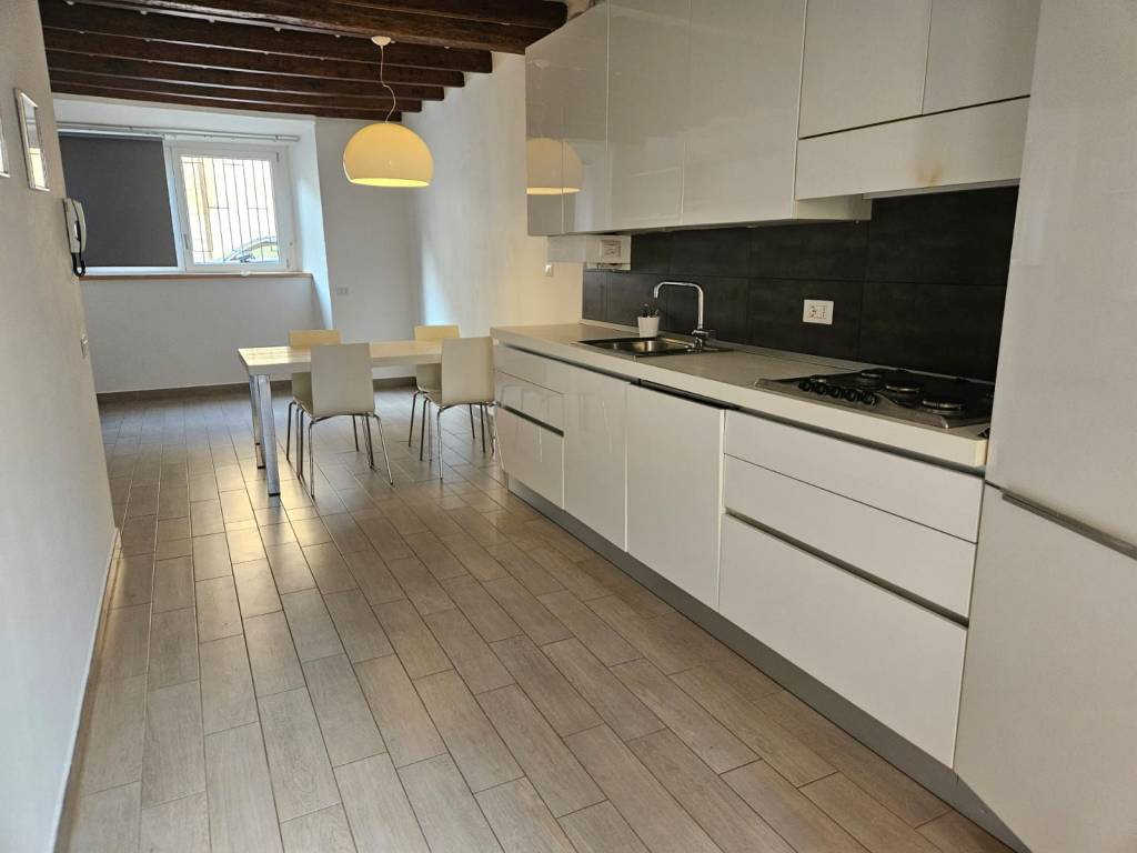 Appartamento a Como in Via Borgo Vico, 16 - Foto 2