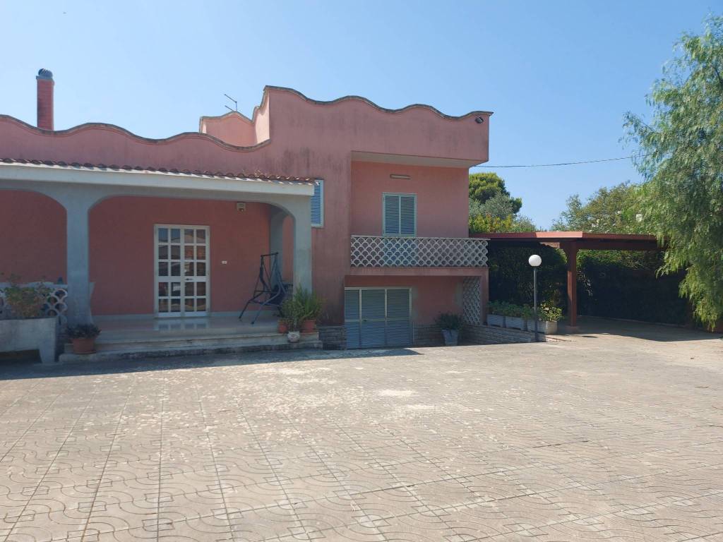 Villa a Pulsano in Via G. Licomati, 13 - Foto 2