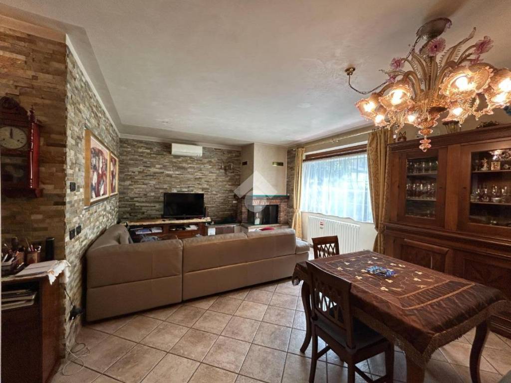 Villa a Costa volpino in Via Bosca Del Pomo, 1 - Foto 5