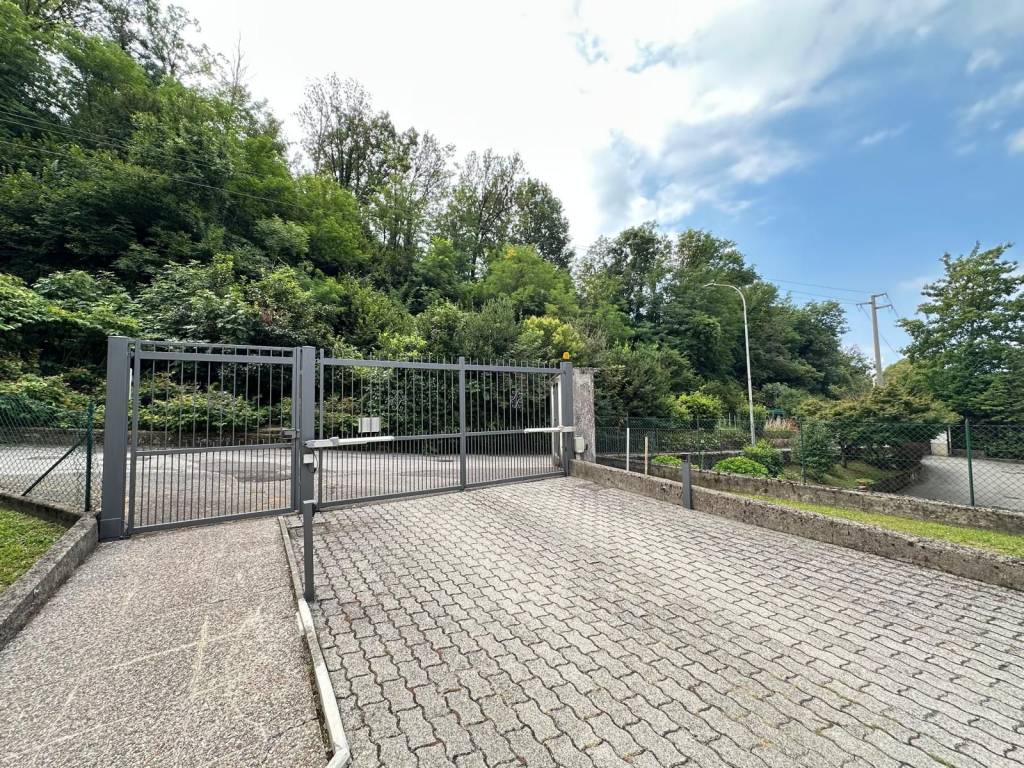 Appartamento a Gemonio in Via Ugo Foscolo, 8 - Foto 2