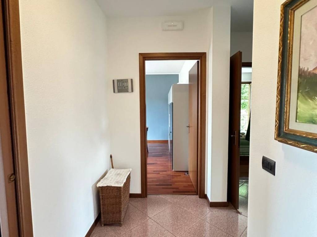 Appartamento a Gemonio in Via Ugo Foscolo, 8 - Foto 3