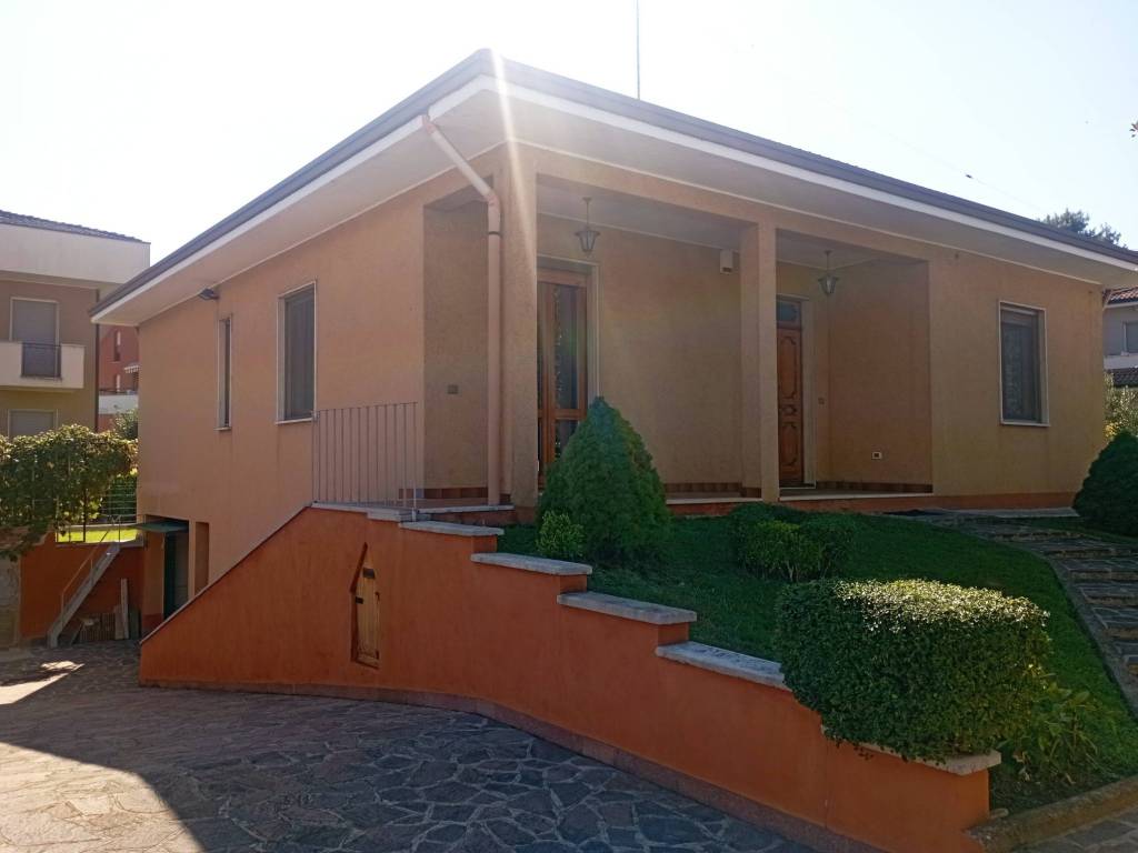 Villa a Zelo buon persico in Via Rodolfo Morandi, 7 - Foto 2