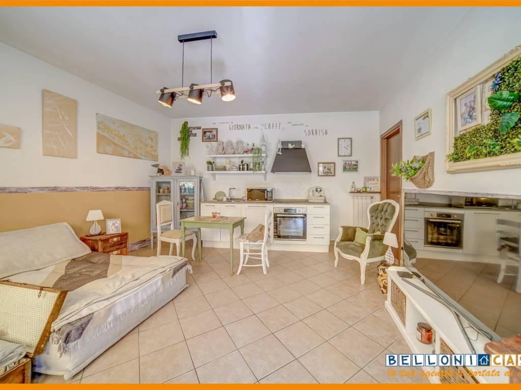 Appartamento a Carnago in Via Giuseppe Verdi - Foto 2