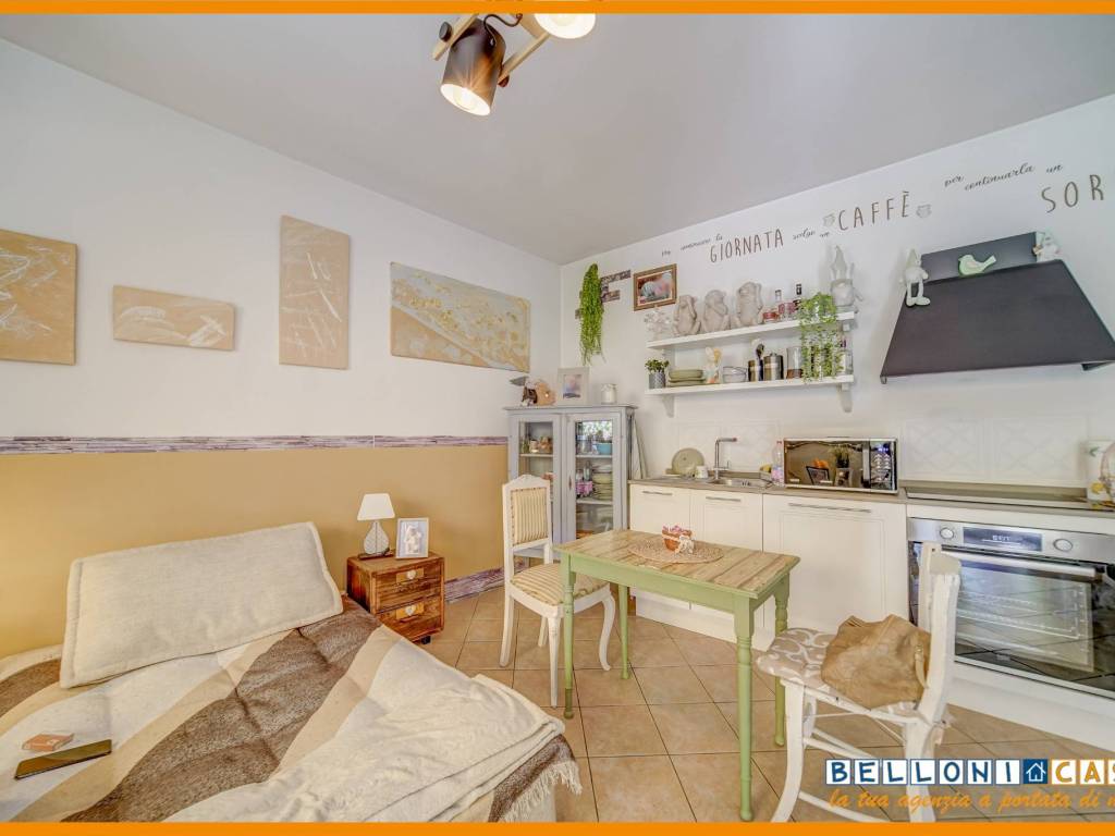 Appartamento a Carnago in Via Giuseppe Verdi - Foto 3