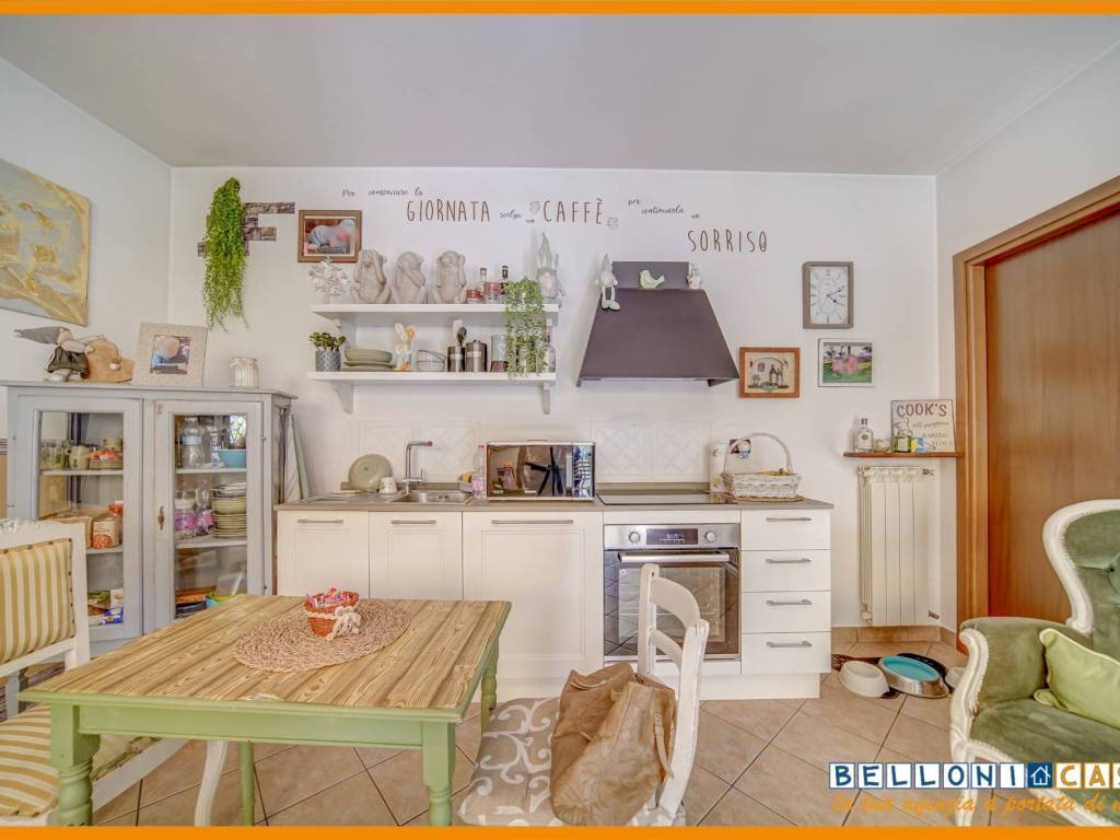 Appartamento a Carnago in Via Giuseppe Verdi - Foto 4