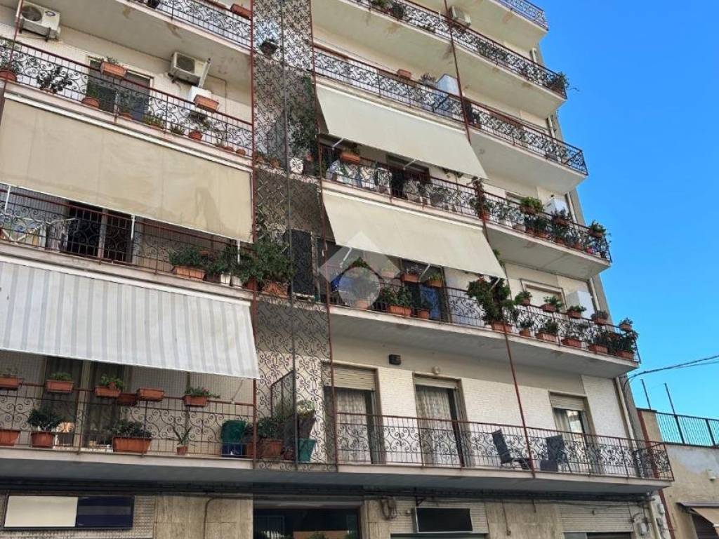 Appartamento a Canosa di puglia in Via Giovanni Bovio, 69 - Foto 2