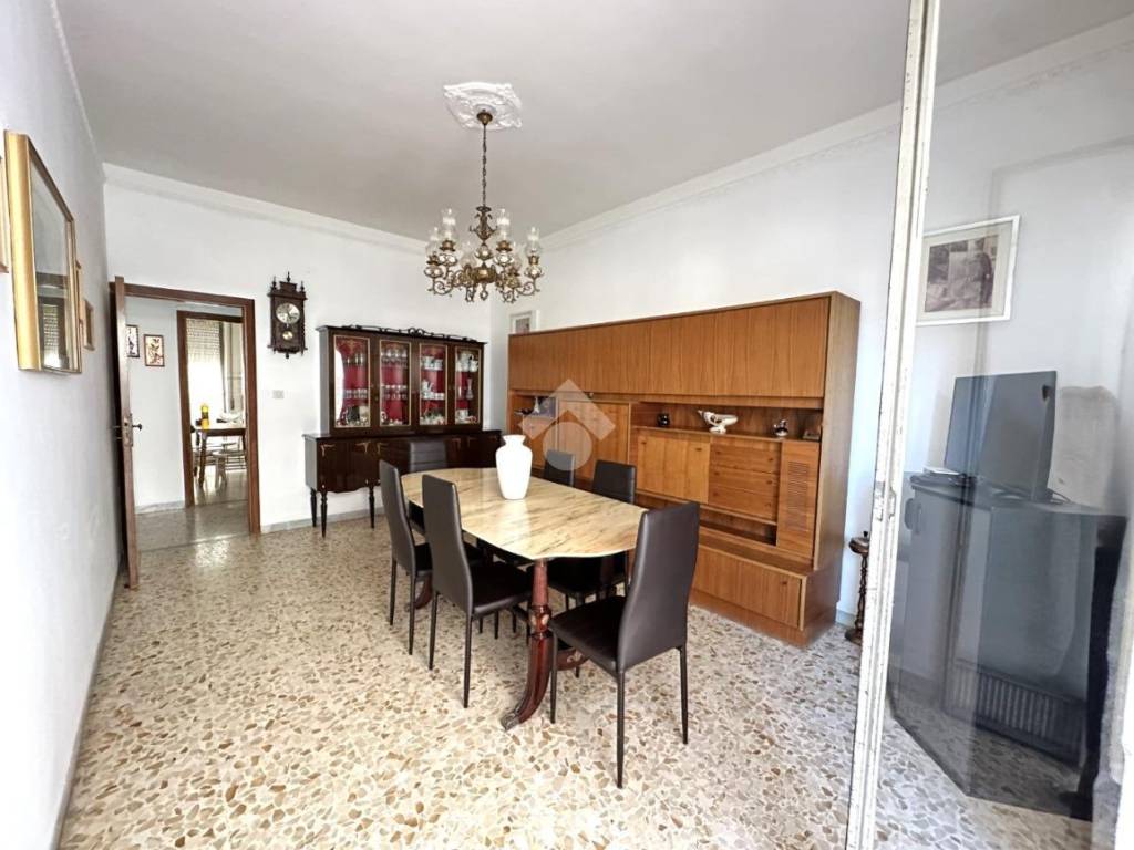 Appartamento a Canosa di puglia in Via Giovanni Bovio, 69 - Foto 5