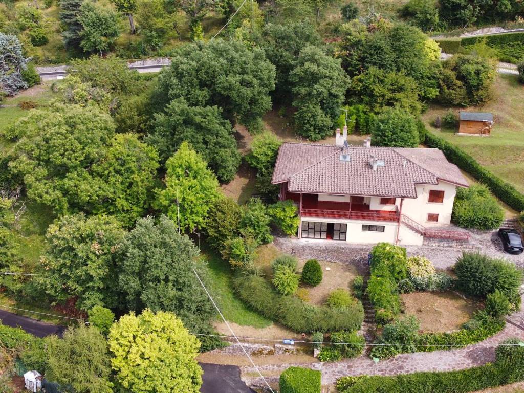 Villa a San zeno di montagna in Via Pozzo Veronese, 3 - Foto 2