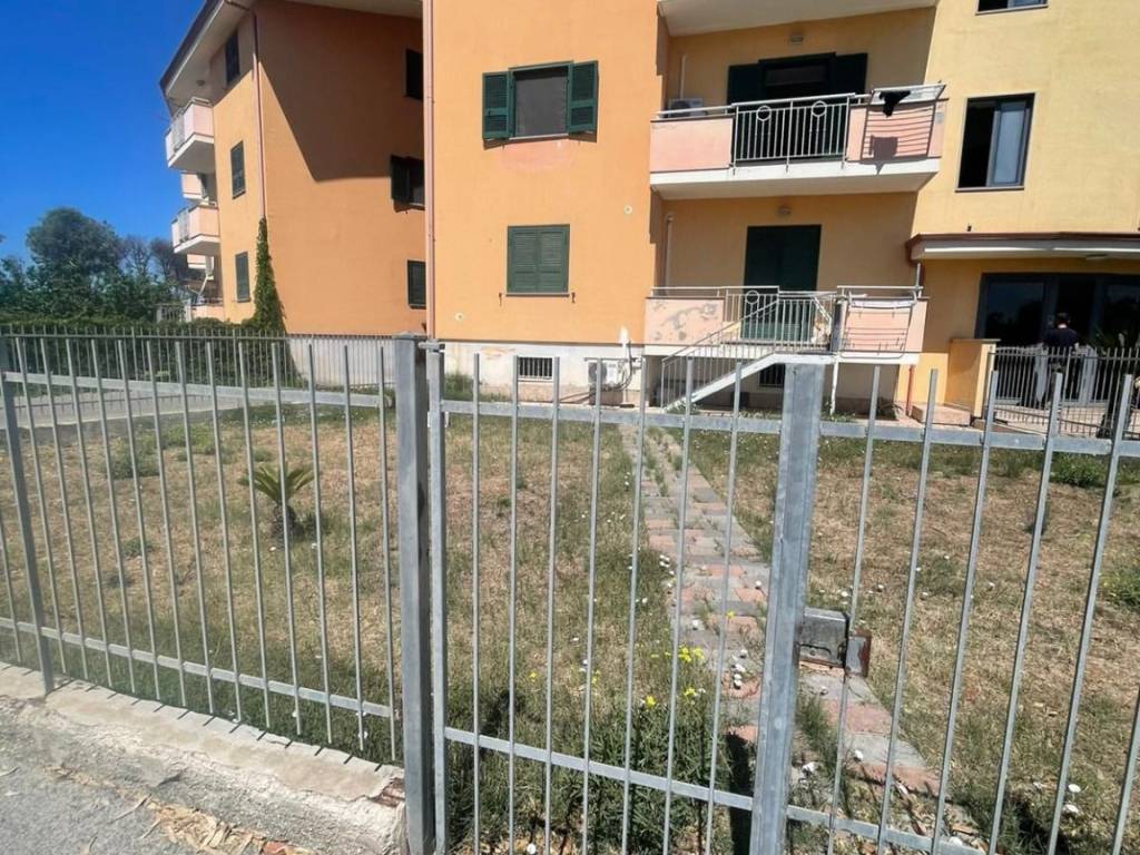 Appartamento a Castel volturno in Strada Statale Domiziana - Foto 3