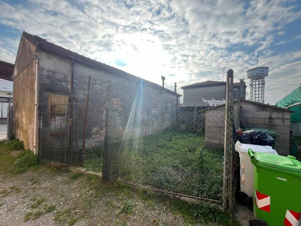 Villa a Taglio di po in Via Milite Ignoto - Foto 3