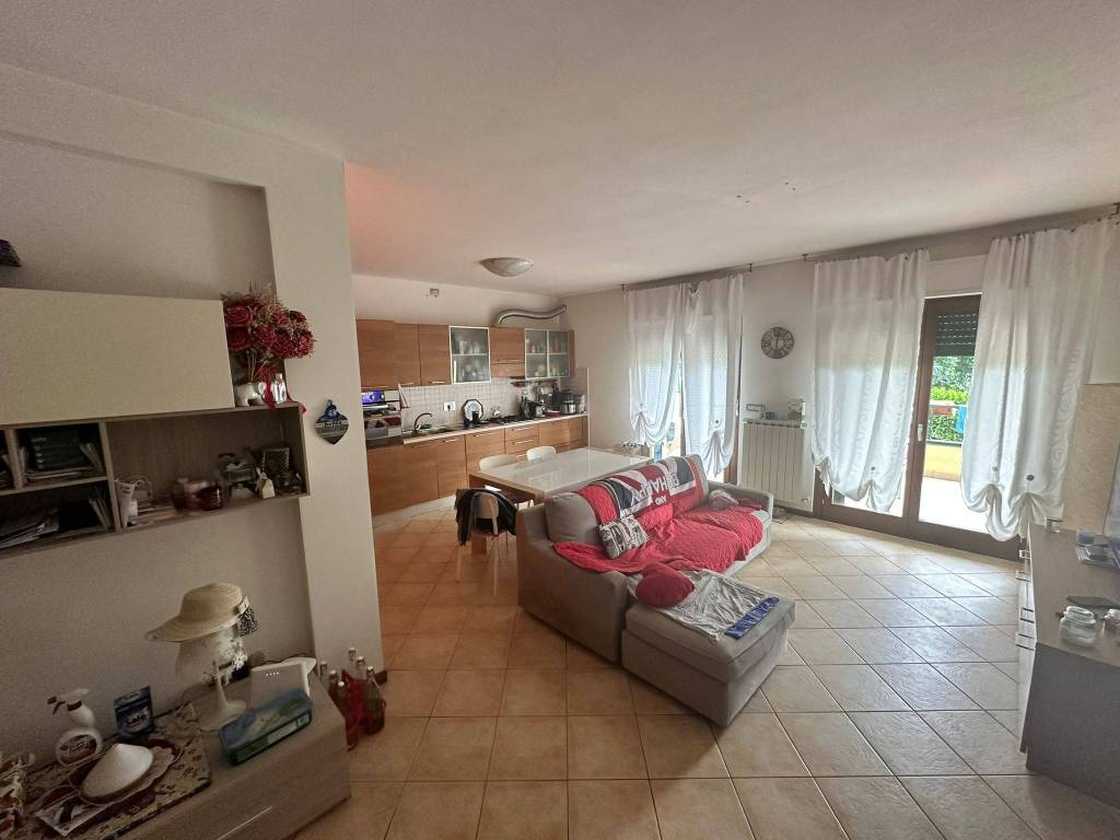 Appartamento a Bastia umbra in Via Marzabotto - Foto 5