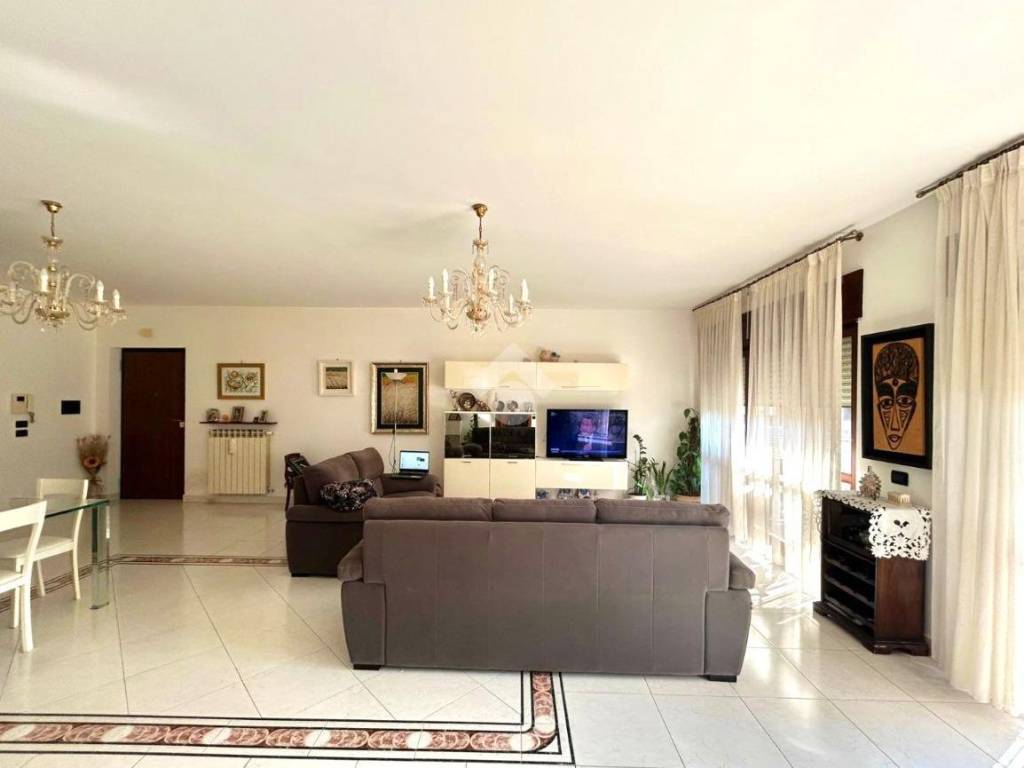 Appartamento a Cosenza in Via Romualdo Montagna - Foto 5