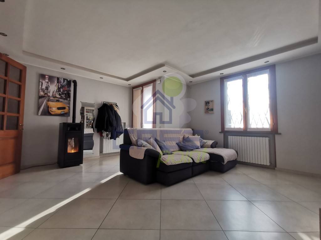 Villa a Guastalla in VIA SACCO E VANZETTI - Foto 2