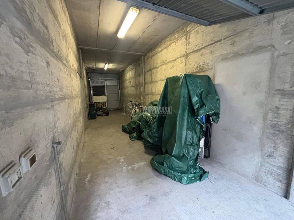 Box / garage a Nova milanese in Via PER INCIRANO 2 - Foto 3