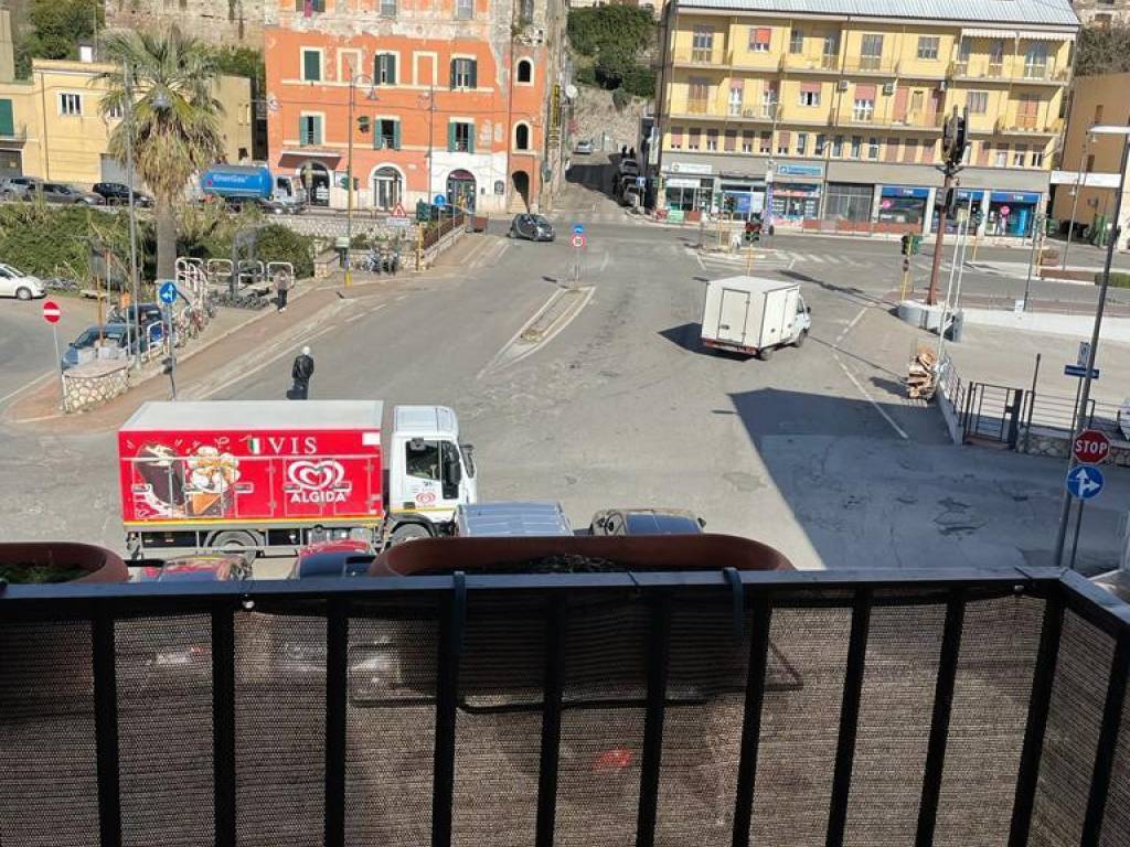 Appartamento a Terracina in Piazza Gregorio Antonelli - Foto 2
