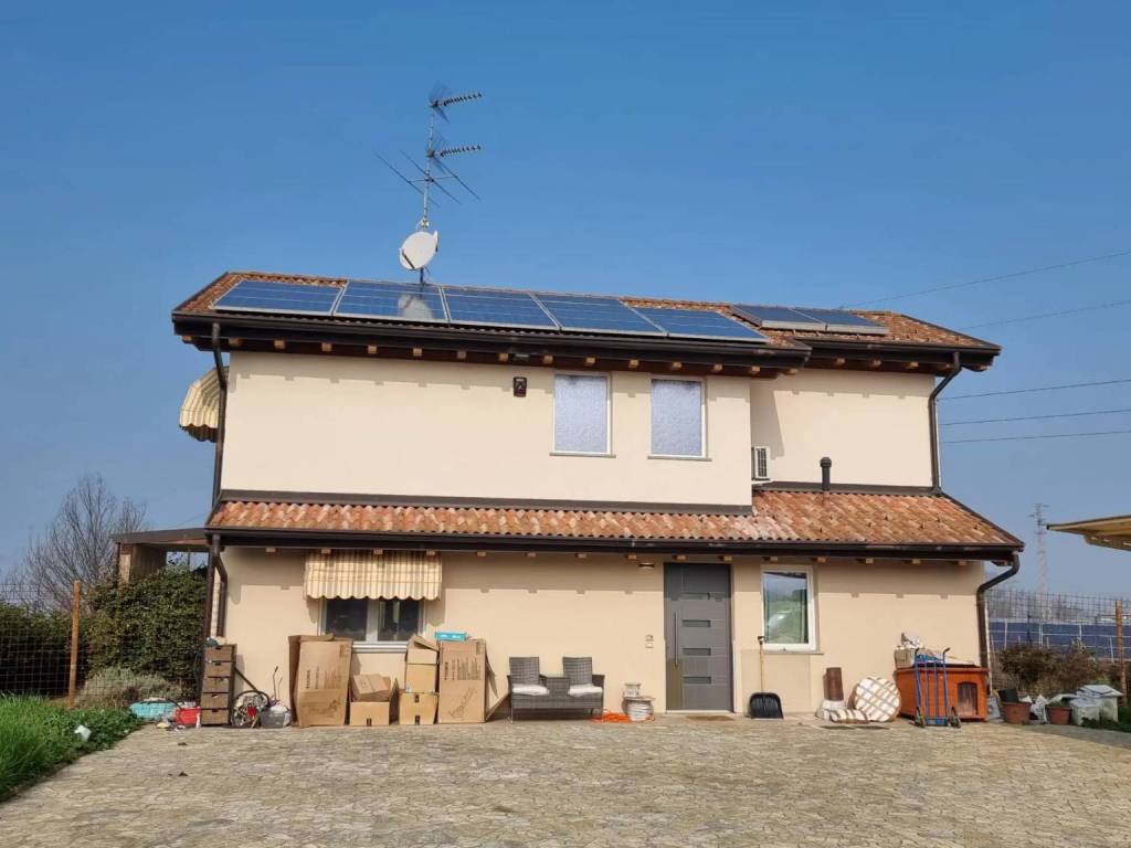 Villa a Francavilla bisio in Via Belvedere - Foto 2